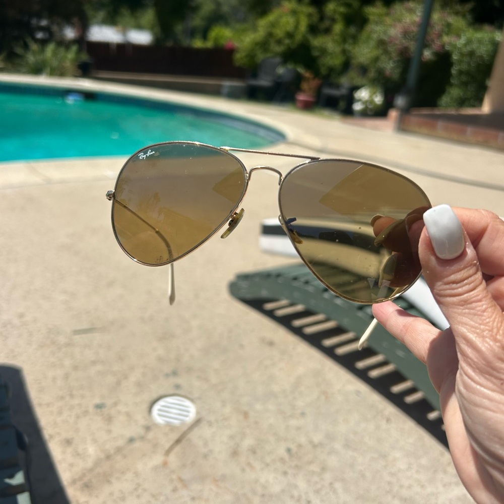 Ray-Ban Gold Aviator Sunglasses with Gradient Lenses